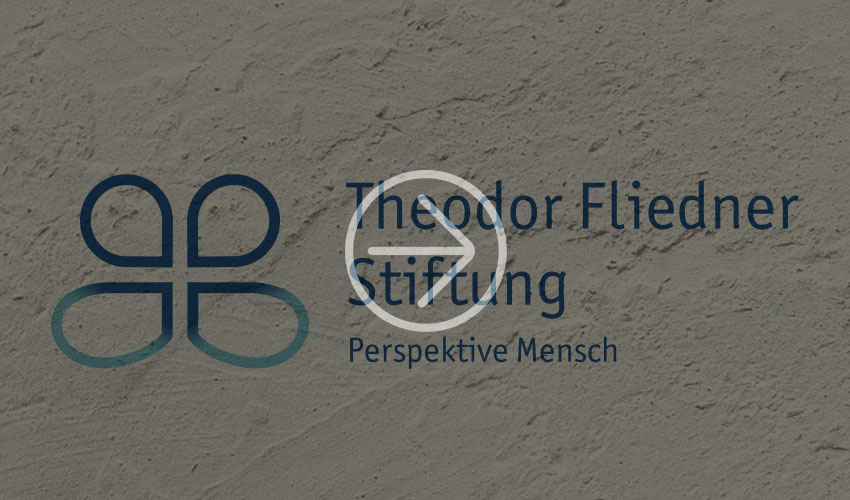 Logo der Fliedner Klinik auf Raufaserhintergrund